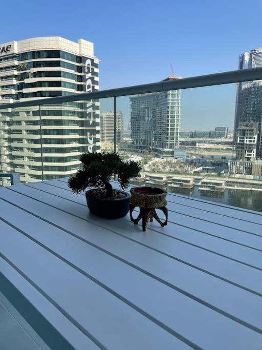 Appartement New Luxury Modern Canal View. à Dubaï Extérieur photo